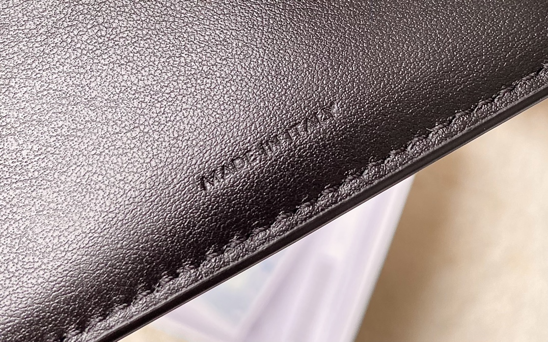セリーヌバッグ おすすめＮ級品 財布 ショット 牛革 シンプル 三つ折り式 BOX型小銭入れ 4色可選_18