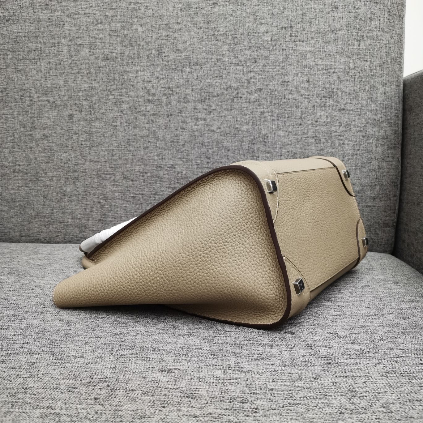 セリーヌバッグ 雨の日スーパーコピー 持ちバッグ 大容量  スマイルバッグ 軽量 牛革 レザー レディース 杏色_5