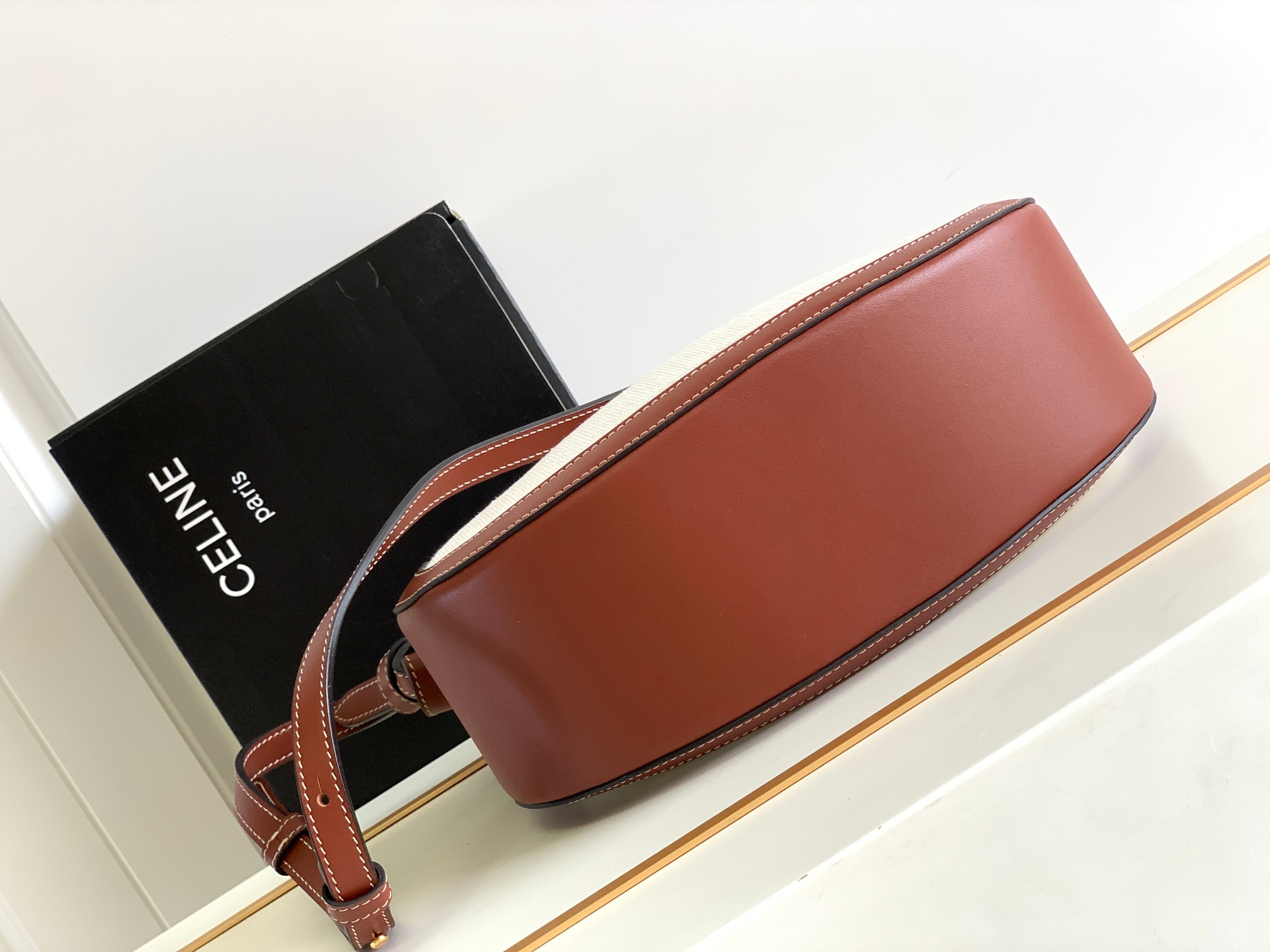 品質保証豊富なオ セリーヌ キャンセル激安通販 人気 斜め掛けバッグ 牛革 レザー 最新品 レディース レッド_4