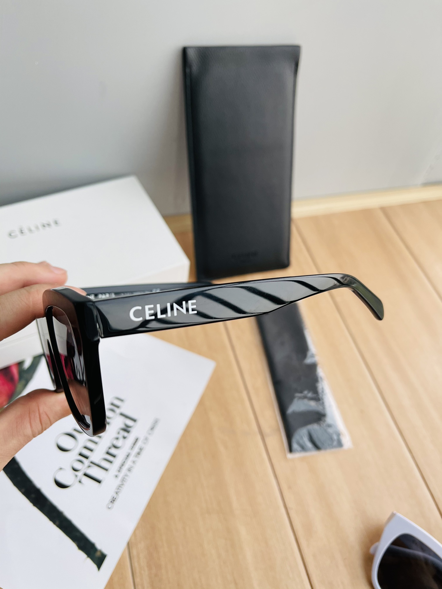 春夏新品 テテ セリーヌサングラス偽物 軽量 ファッション UV400 紫外線防止 シンプル ブラック_5
