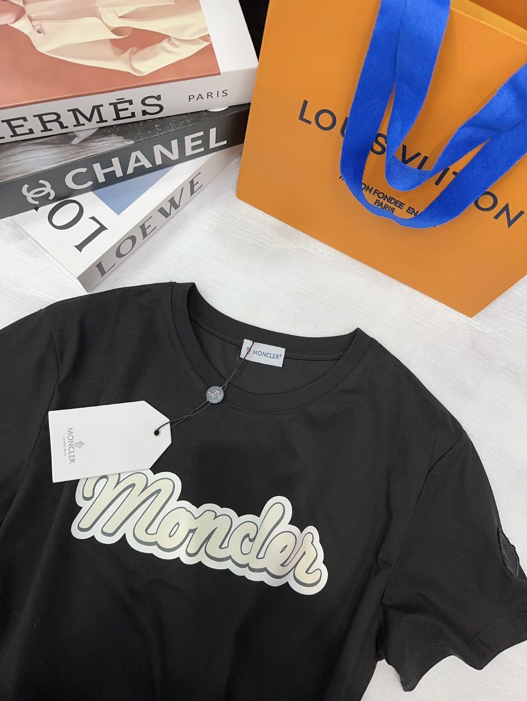 お買い得大人気 モンクレールtシャツサイズコピー 純綿 トップス 丸首 半袖 ロゴプリント 刺繍 ファッション ブラック_3
