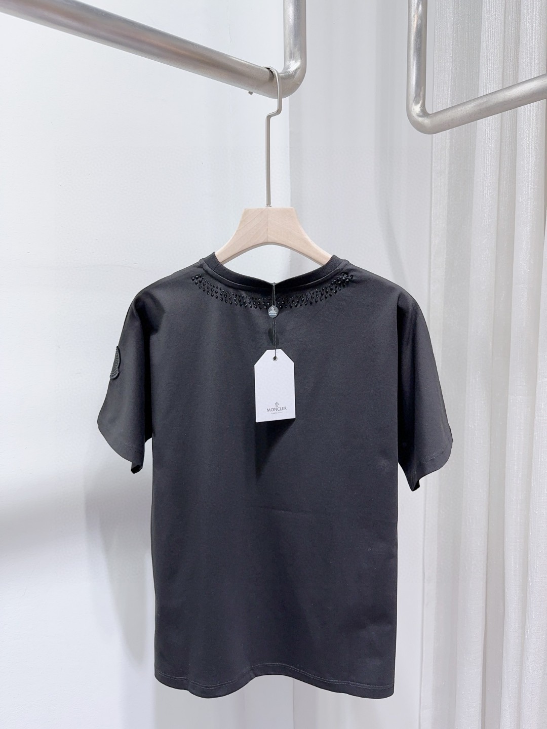 赤字超特価2024 モンクレールtシャツメルカリ激安通販 純綿 ロゴプリント 人気新品 トップス 丸首 半袖 ブラック_9