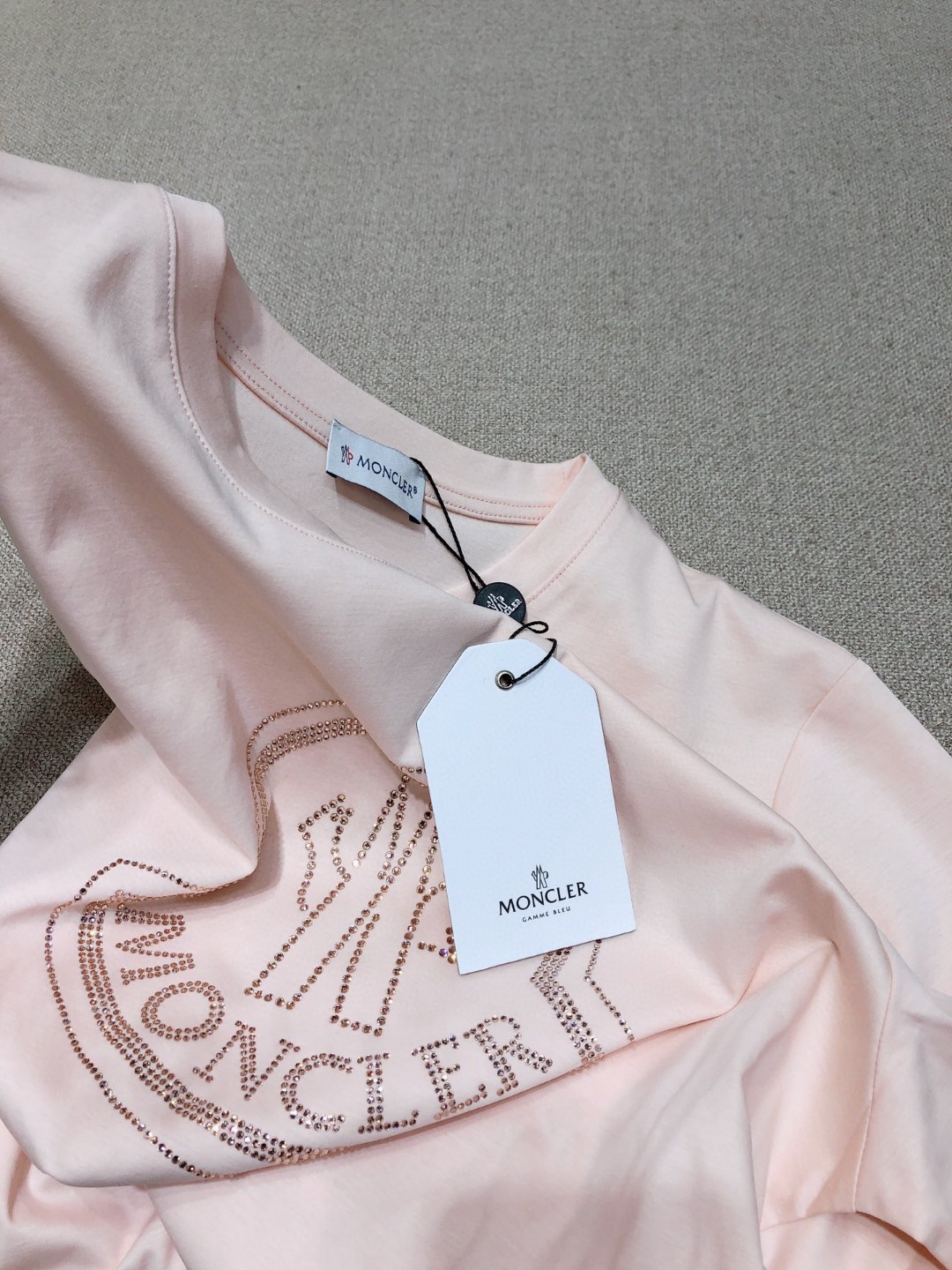華やかに演出する モンクレールtシャツコーデＮ級品 純綿 ロゴプリント ダイヤモンド飾り トップス 丸首 半袖 ピンク_3