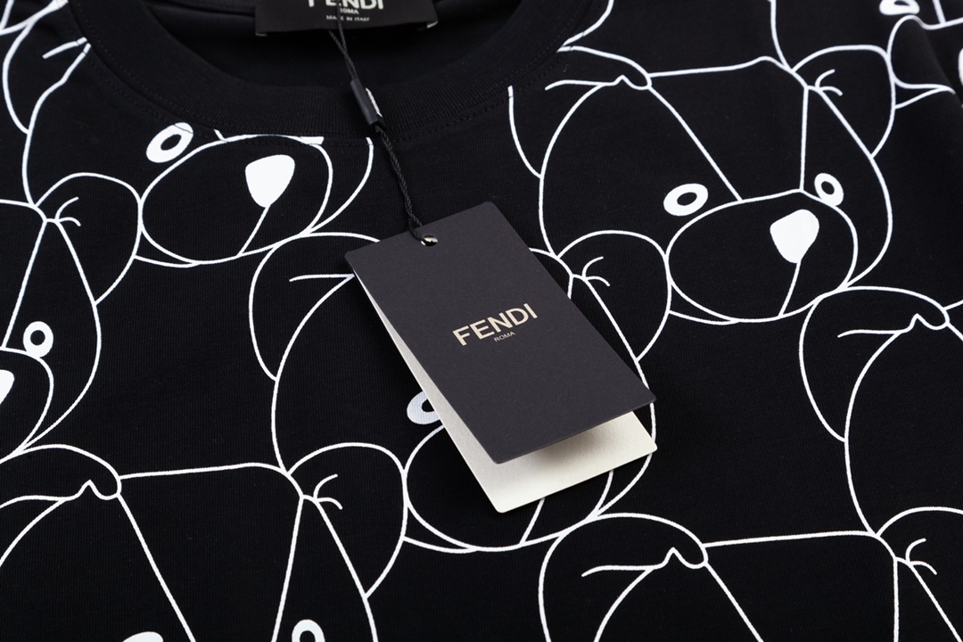 フェンディ 定番人気物 コピー 半袖 Tシャツ コットン ブラック 柔らかい 花柄_3