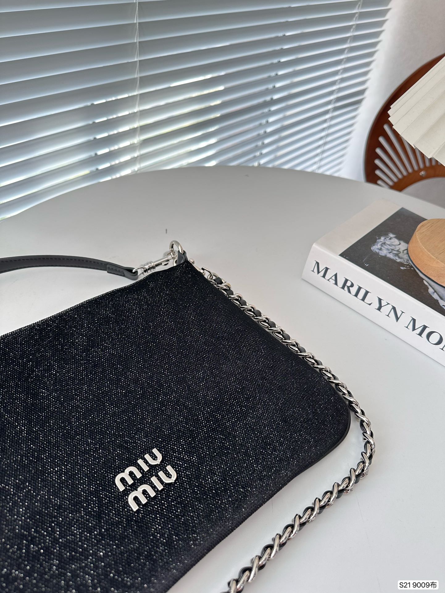 miumiu ショルダー バッグ アウトレット偽物 通勤 持ちバッグ 肩掛け チェーンバッグ レザー 芸術風 大人気 シンプル ブラック_7