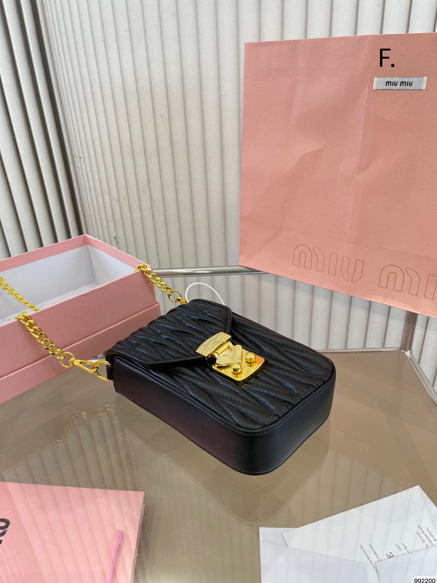 ミュミュバックＮ級品 ファッション 斜め掛けバッグ チェーンバッグ スマートフォンバッグ レザー ブラック_9