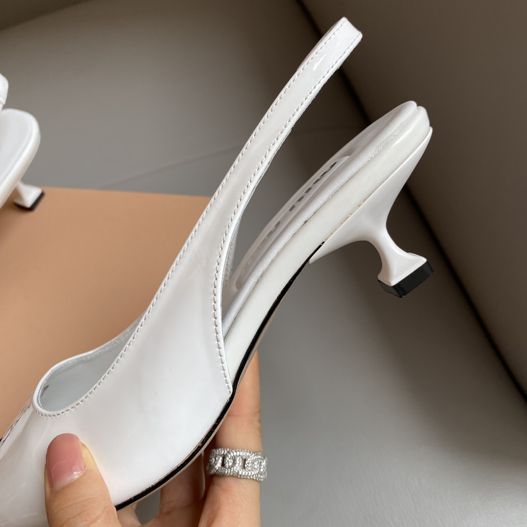 miumiu スニーカー 厚底スーパーコピー 5.5cmヒール ラウンドトゥ軽量 ハイヒール 歩きやすい パンプス 牛革 レディース ホワイト_5