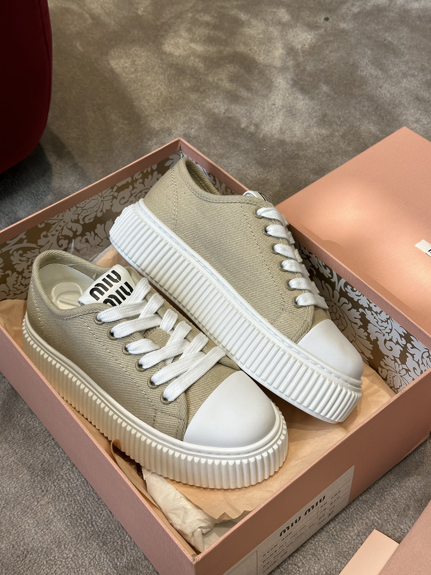 触り心地のいい  miumiu バレリーナ シューズコピー スポーツ カジュアルシューズ シンプル 人気品 グリーン_3
