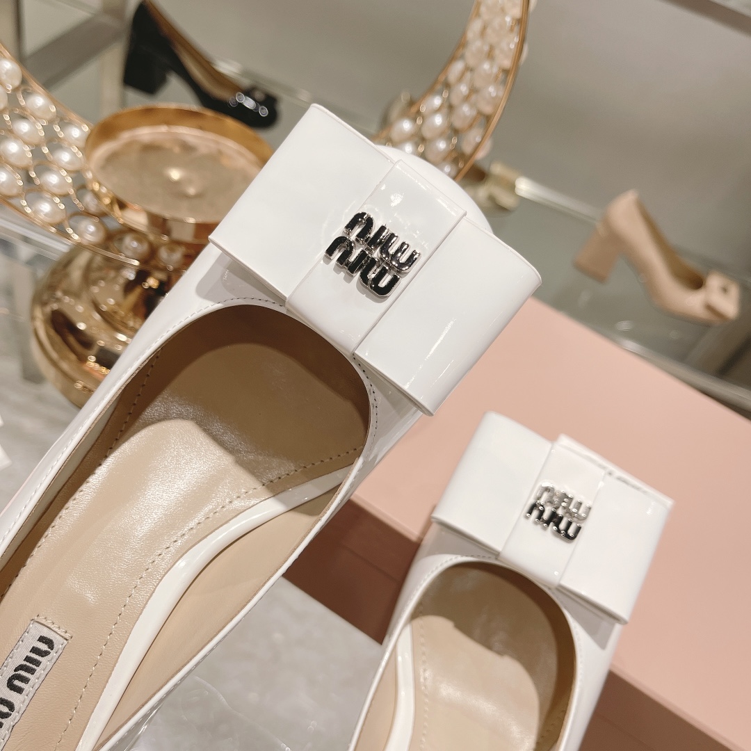 レディース miumiu スニーカーコピー 美脚 パンプス レディース 靴 ヒール シューズ 4.5ヒール フォーマル ピンヒー ホワイト_6