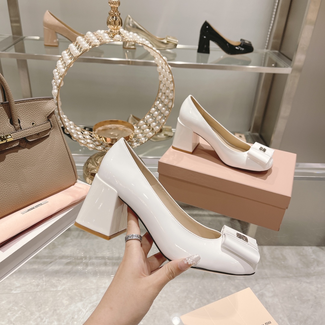 レディース miumiu スニーカーコピー 美脚 パンプス レディース 靴 ヒール シューズ 4.5ヒール フォーマル ピンヒー ホワイト_8
