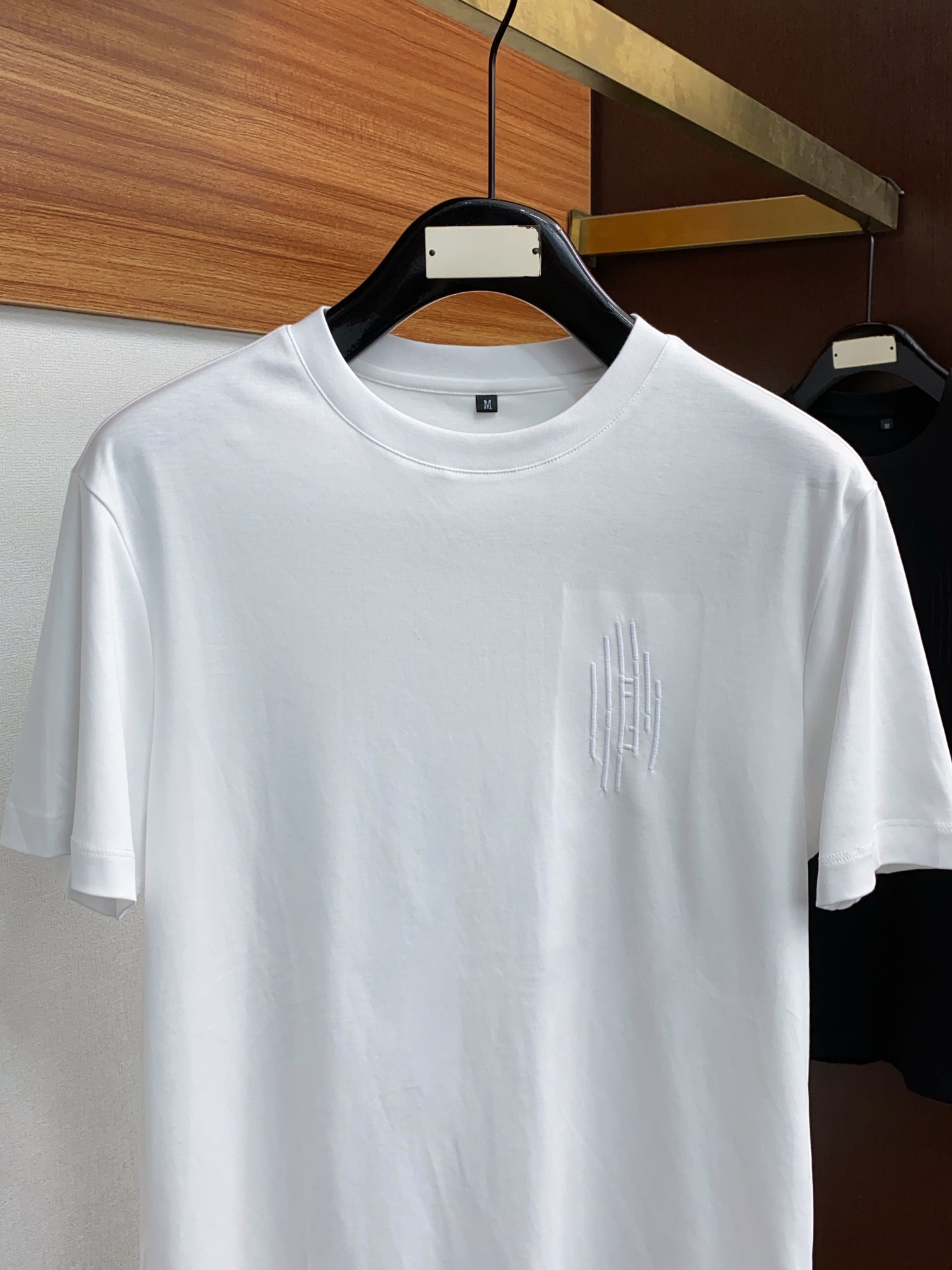 フェンディ 定番人気物 コピー 半袖 Tシャツ コットン ホワイト 柔らかい 花柄_2