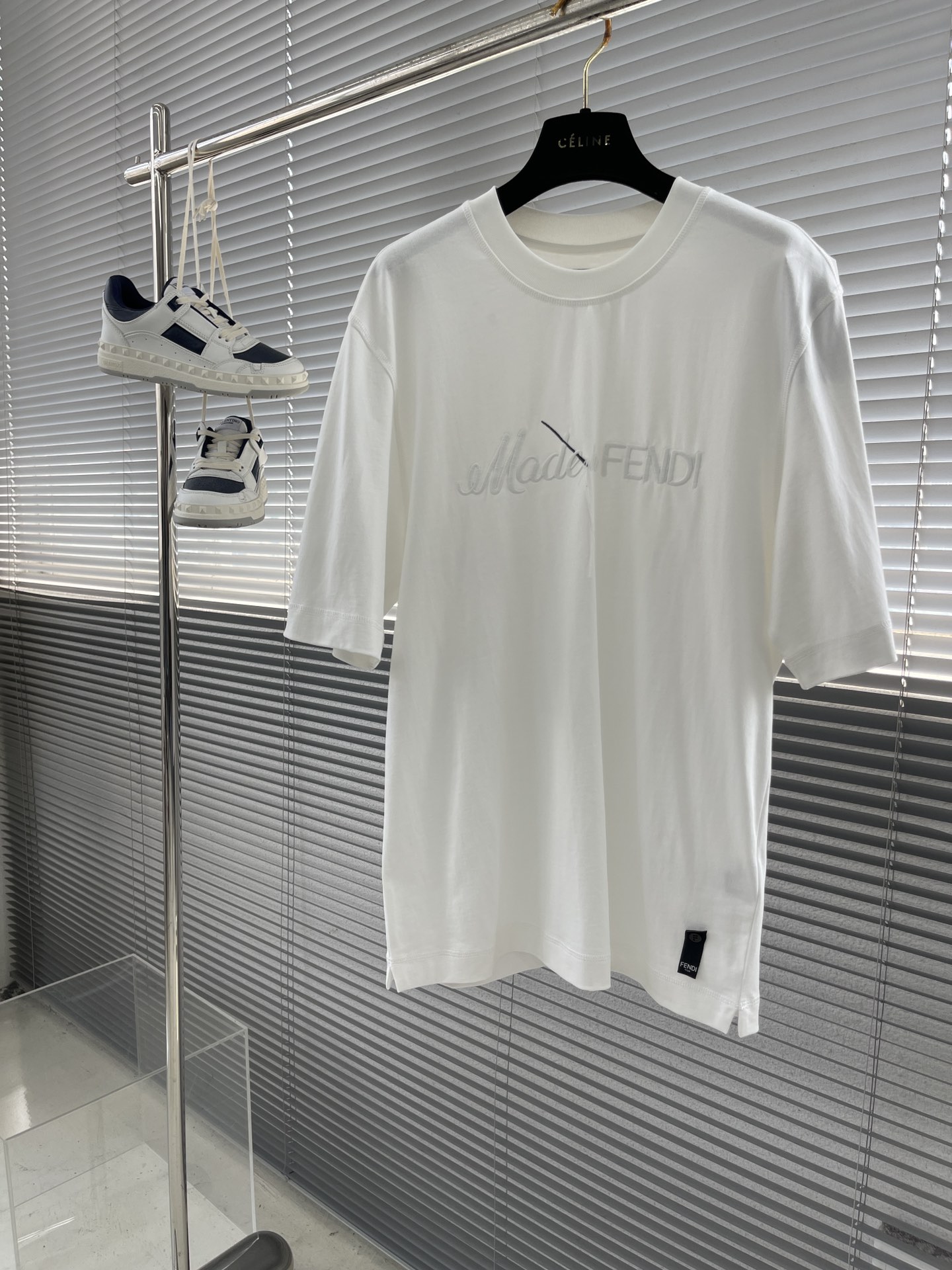 フェンディ 定番人気物 コピー 半袖 Tシャツ コットン ホワイト 柔らかい 花柄_1