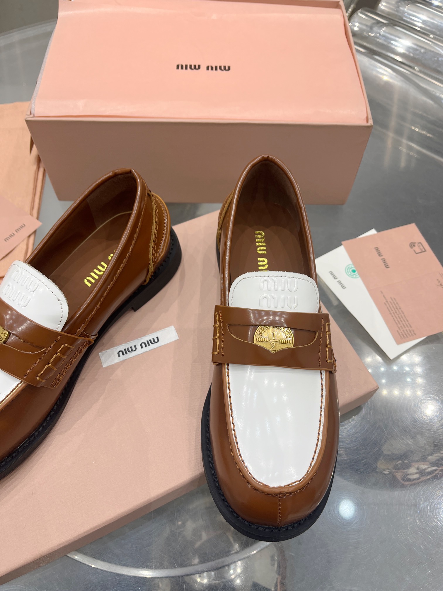 miumiu スニーカー レディース偽物 本革 ローファー スリッポン モカシン レザー カジュアル 紳士靴 防滑 ブラウン_8