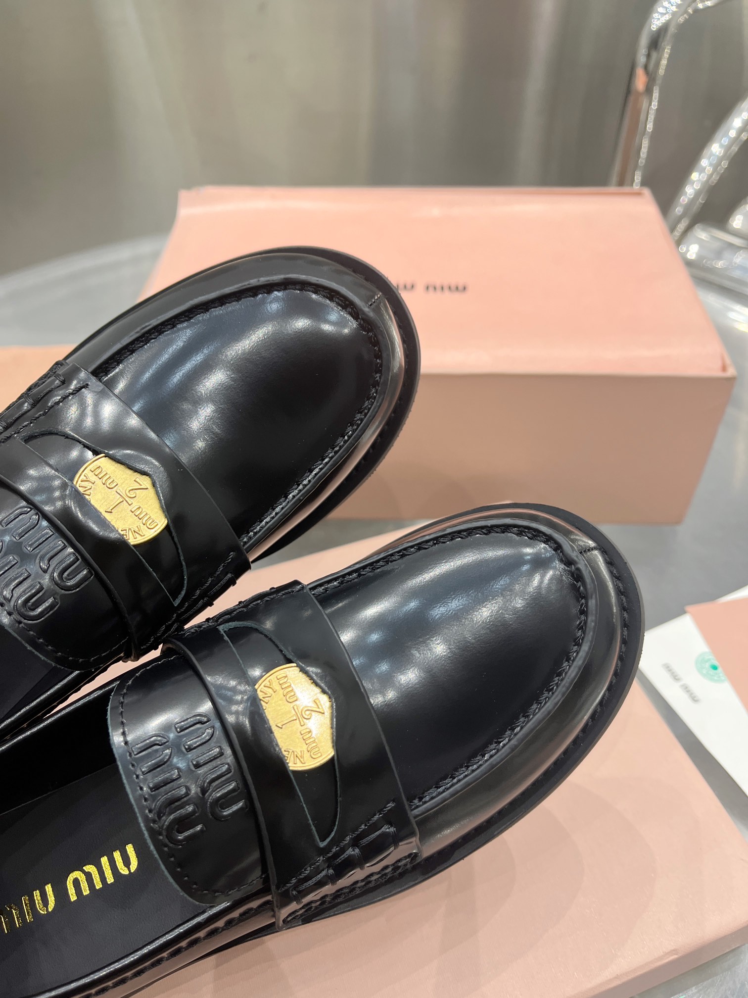 miumiu バレリーナコピー 牛革 ローファー モカシン レザー カジュアル 防滑 ファッション 人気 ブラック_8