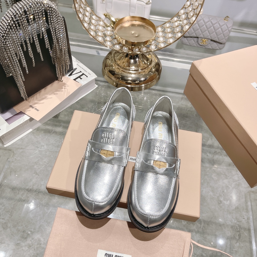 miumiu レース アップ シューズＮ級品 牛革 ローファー モカシン 可愛い 防滑 ファッション 人気 シルバー_3