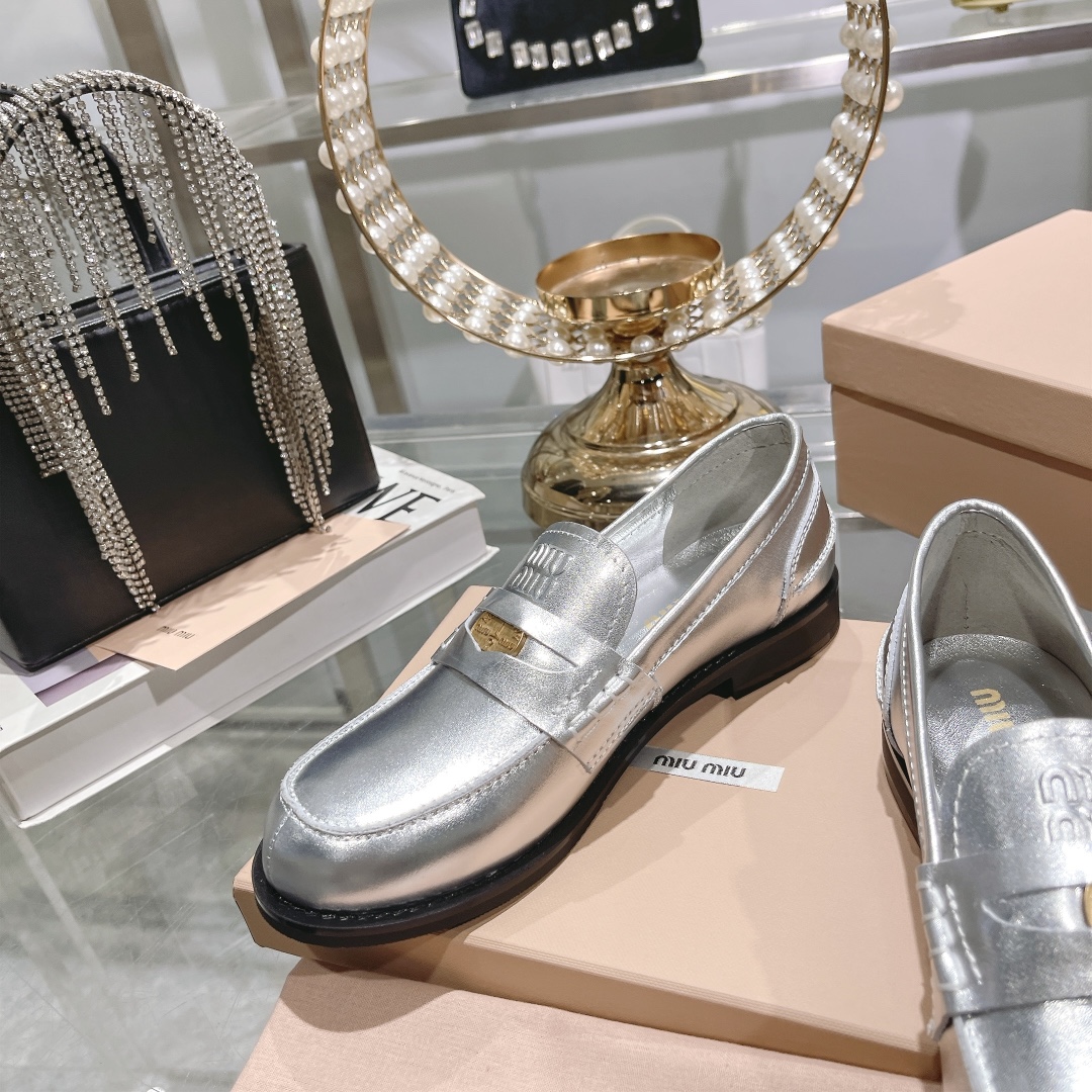 miumiu レース アップ シューズＮ級品 牛革 ローファー モカシン 可愛い 防滑 ファッション 人気 シルバー_5