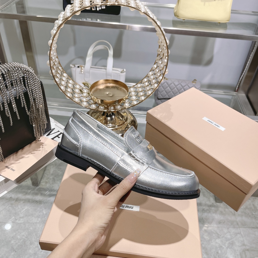 miumiu レース アップ シューズＮ級品 牛革 ローファー モカシン 可愛い 防滑 ファッション 人気 シルバー_7