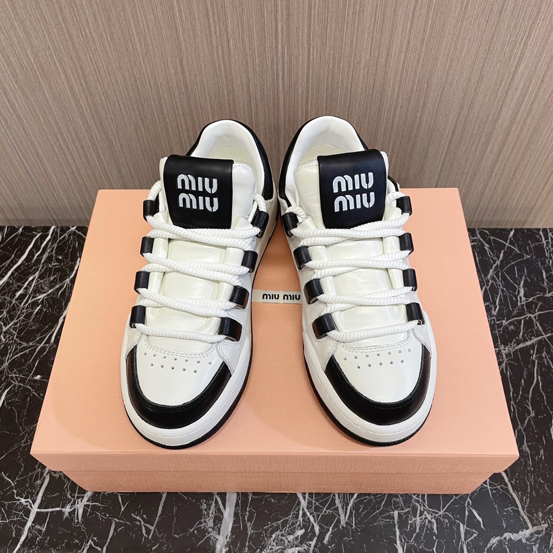 最新品 ミュウ ミュウ ウェディング シューズ激安通販 防滑 カジュアルシューズ スポーツ ランニング スニーカー ホワイト_1