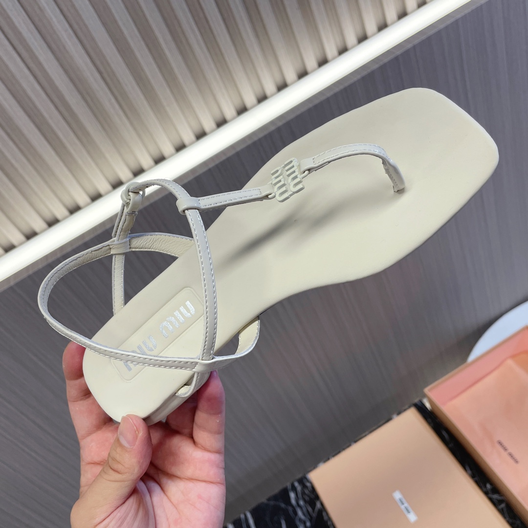 レディース miumiu 靴激安通販 ス サンダル レザー 夏シューズ レディース 美脚 歩きやすい ホワイト_3