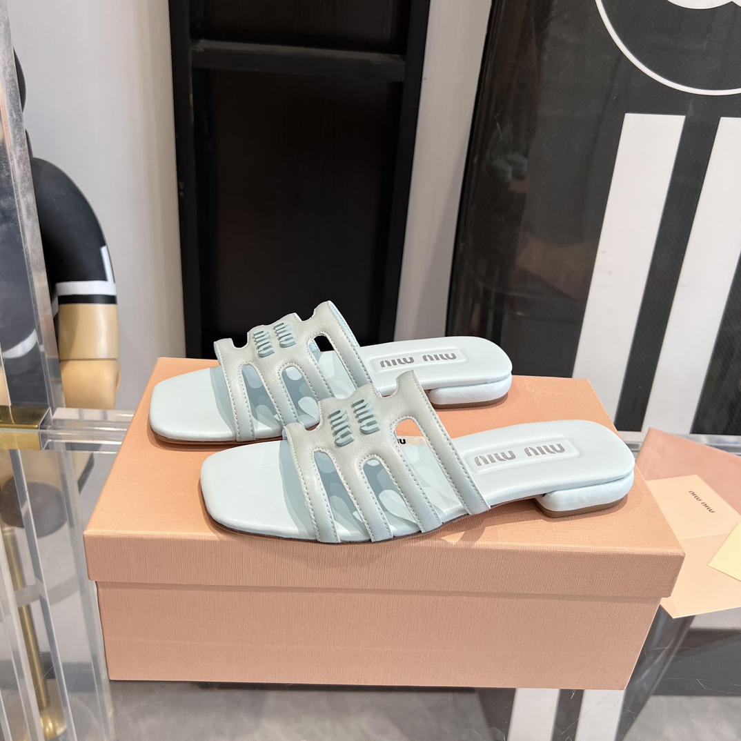 miumiu の スニーカーＮ級品 レザー 夏シューズ レディース スリッパ おしゃれ スクエア 空色 ブルー_2
