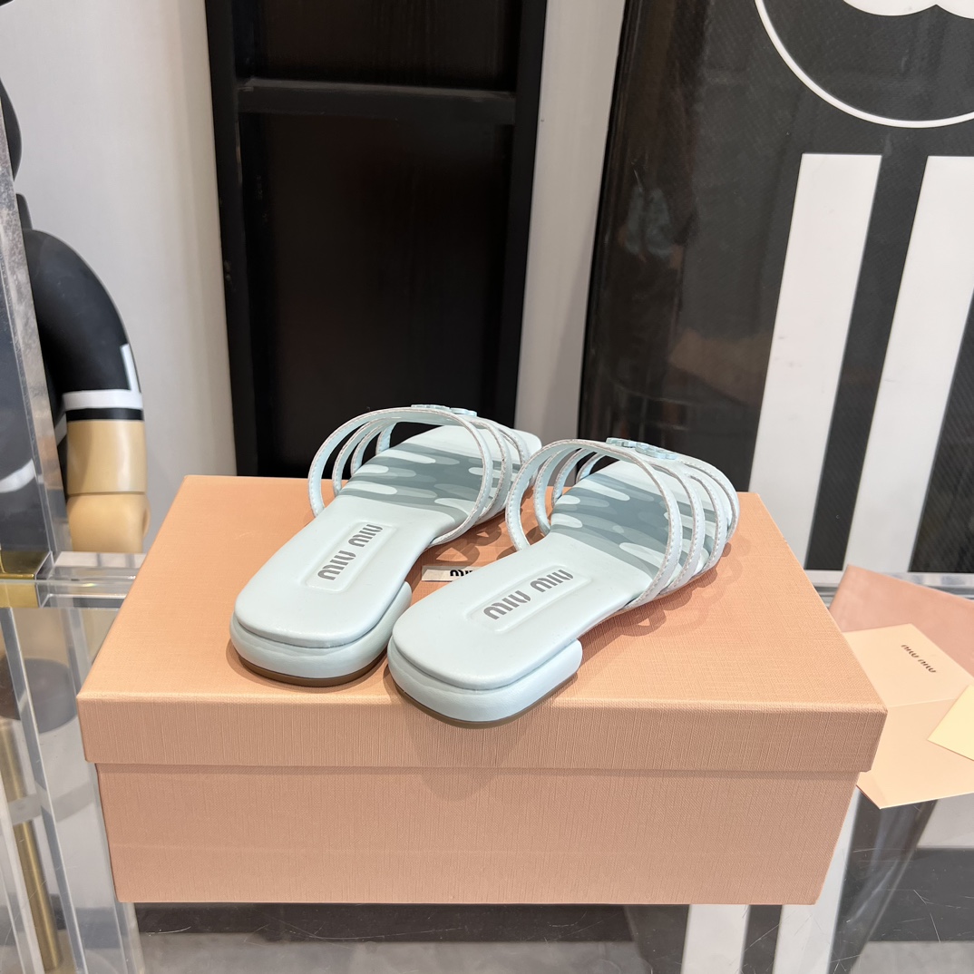miumiu の スニーカーＮ級品 レザー 夏シューズ レディース スリッパ おしゃれ スクエア 空色 ブルー_4