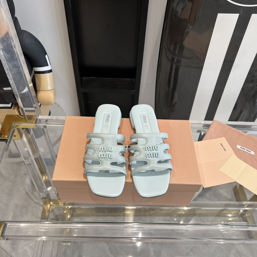 miumiu の スニーカーＮ級品 レザー 夏シューズ レディース スリッパ おしゃれ スクエア 空色 ブルー_7