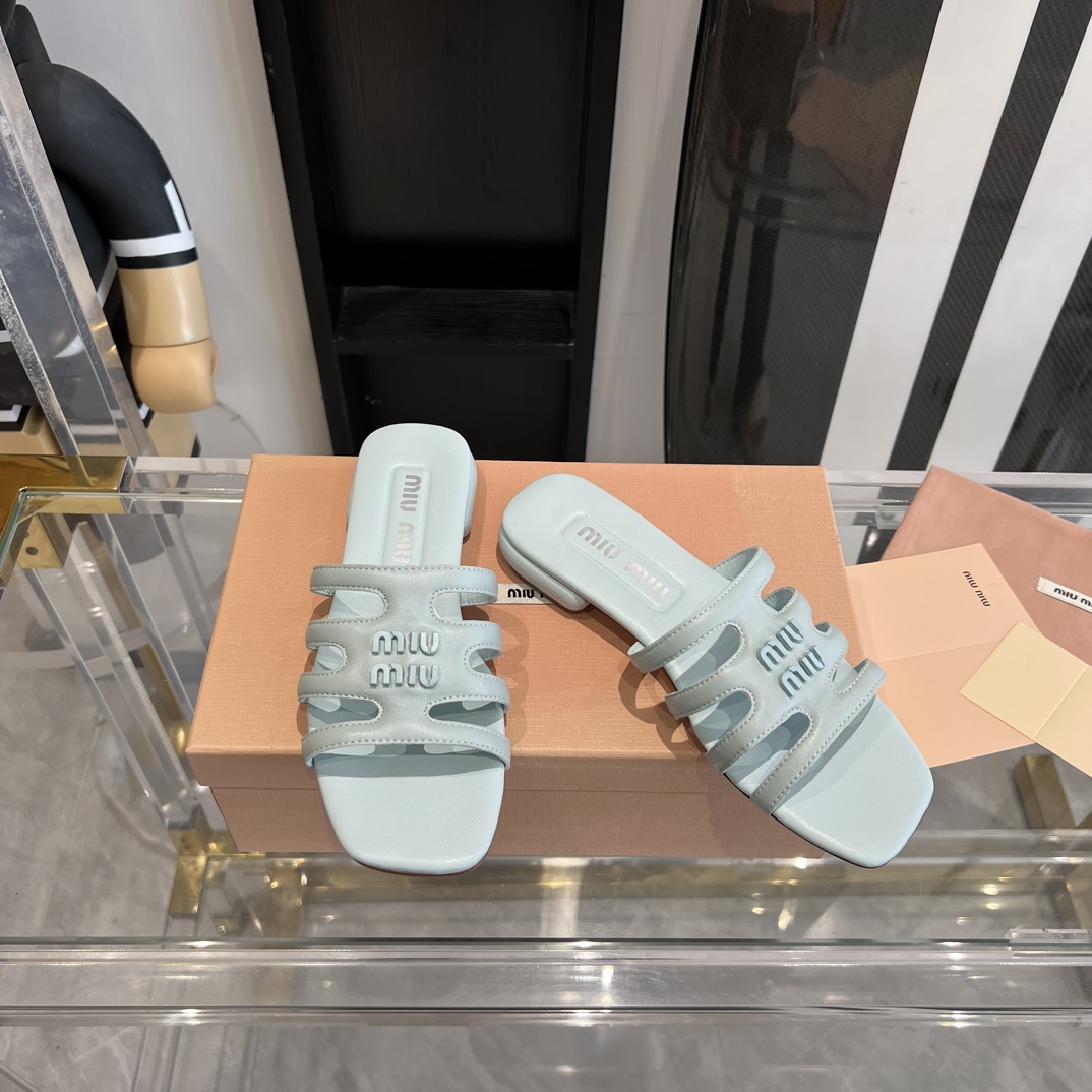 miumiu の スニーカーＮ級品 レザー 夏シューズ レディース スリッパ おしゃれ スクエア 空色 ブルー_9