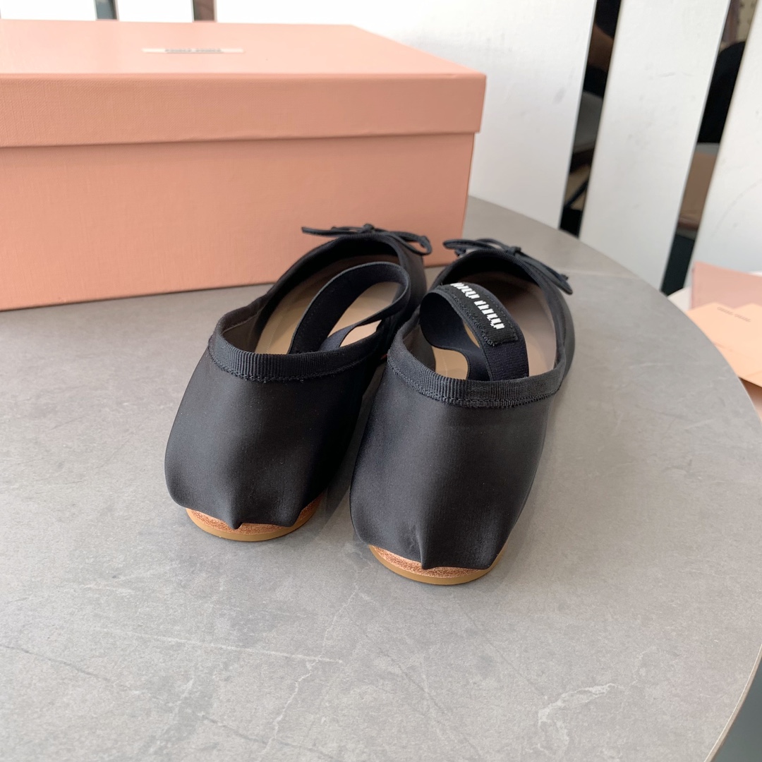レディース miumiu スニーカーコピー バレエシューズ カジュアルシューズ 人気新品 シンプル レディース 激安品 ブラック_4