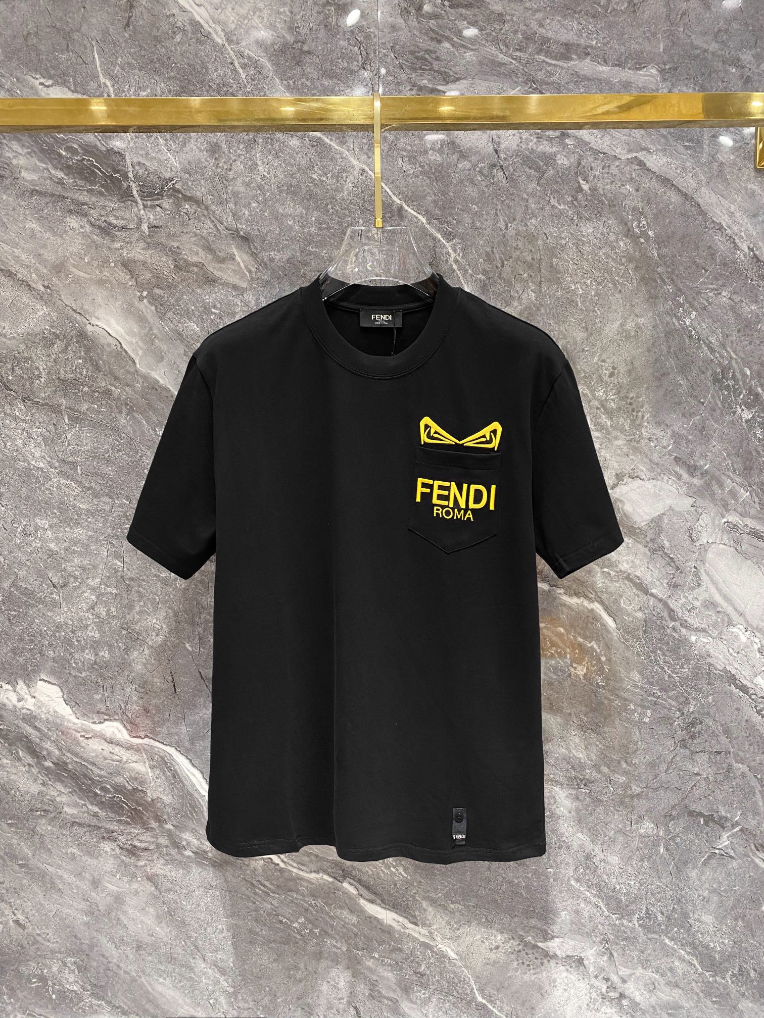 フェンディ 偽物 コピー 半袖 Tシャツ コットン ブラック 柔らかい 花柄_1