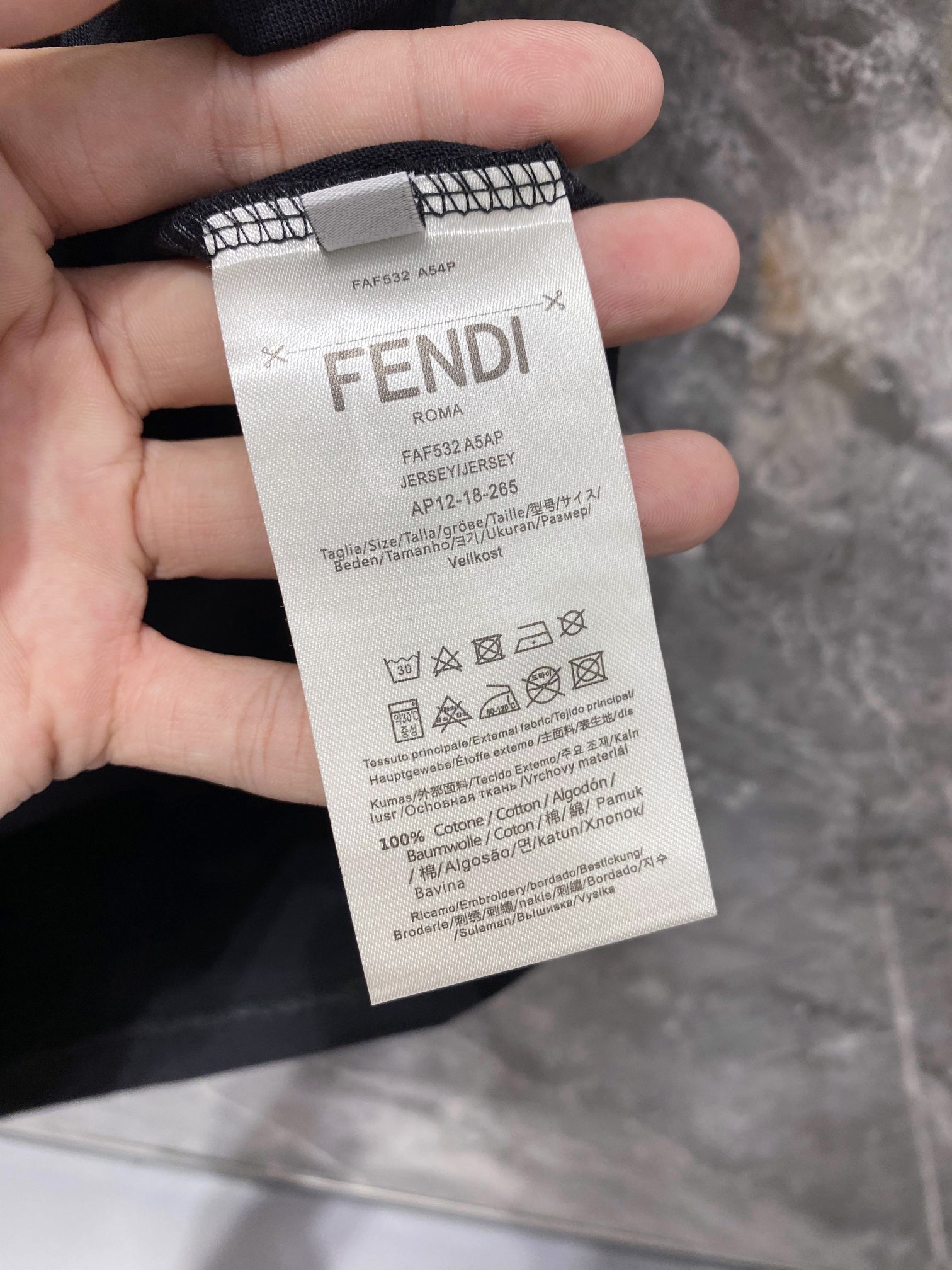 フェンディ 偽物 コピー 半袖 Tシャツ コットン ブラック 柔らかい 花柄_3
