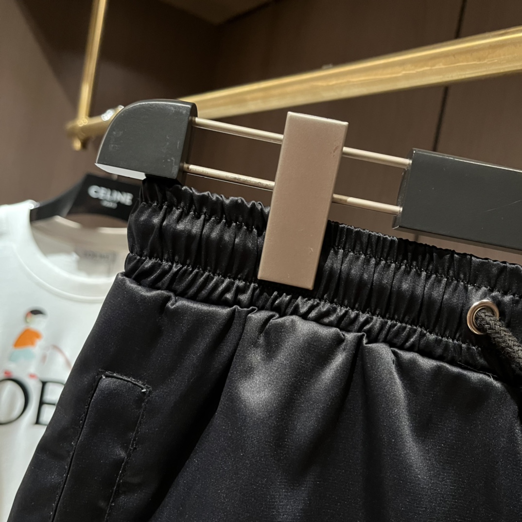 フェンディ 定番人気物 コピー ショートパンツ コットン ブラック 蒸れない 柔らかい_3