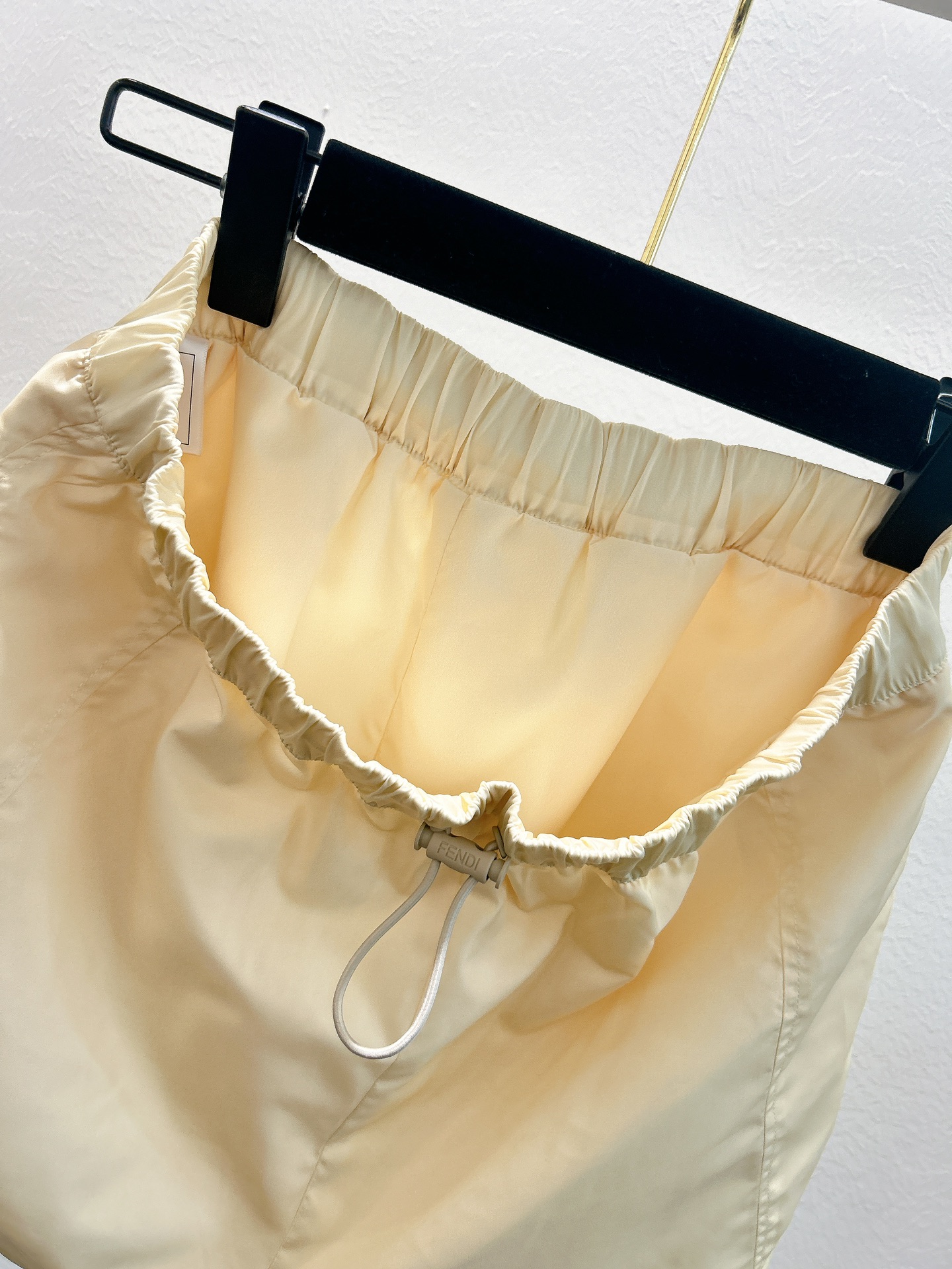 フェンディ n級品 コピー ショートパンツ コットン カーキ 蒸れない 柔らかい_5