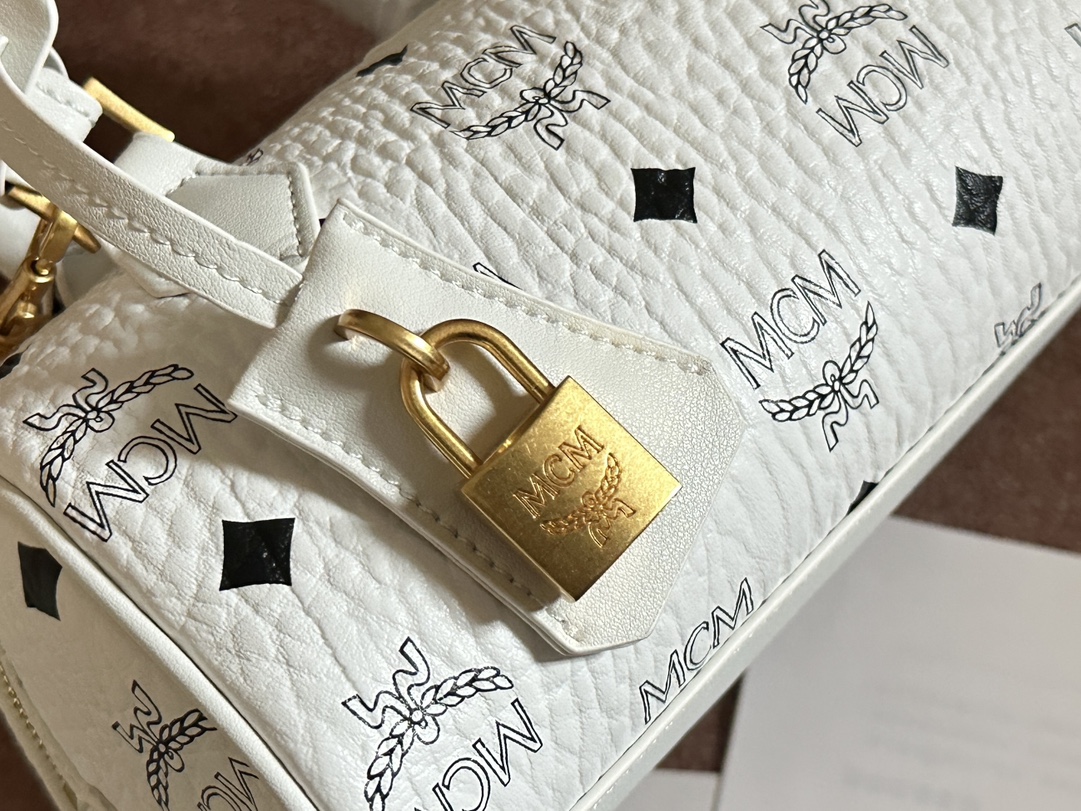 mcm 値段スーパーコピー 持ちバッグ 斜め掛けバッグ カジュアル 牛革 ミニバッグ ファッション 流行品 ホワイト_5