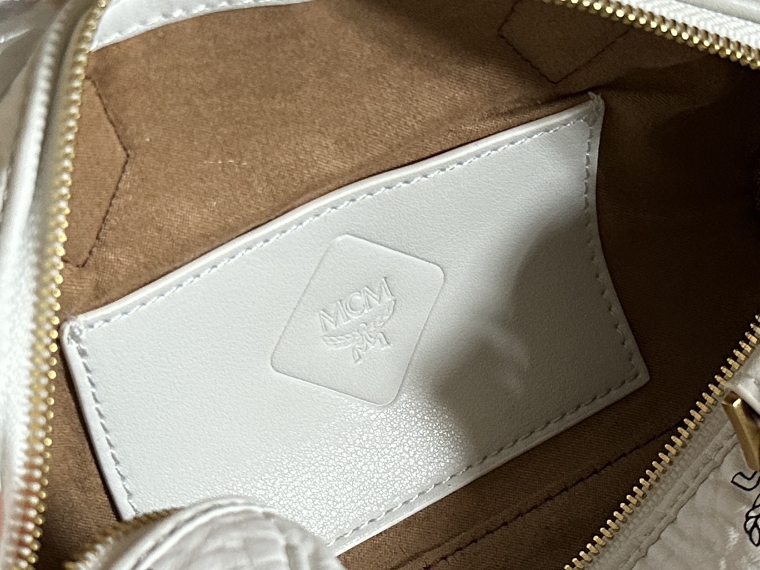 mcm 値段スーパーコピー 持ちバッグ 斜め掛けバッグ カジュアル 牛革 ミニバッグ ファッション 流行品 ホワイト_9