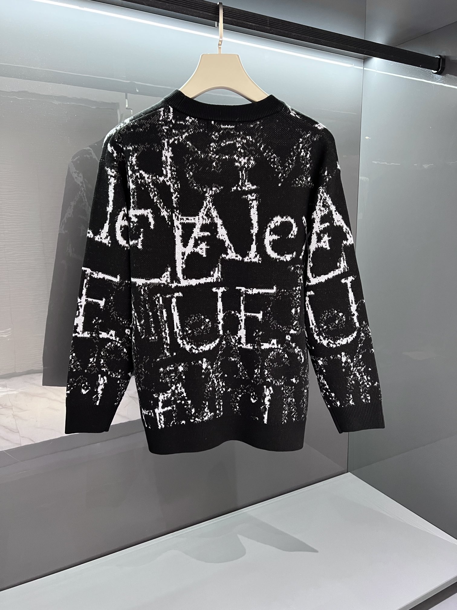 MCQ マックイーン ニットスーパーコピー トップス セーター 暖かい 冬新作 メンズ シンプル 弾性がいい ブラック_2