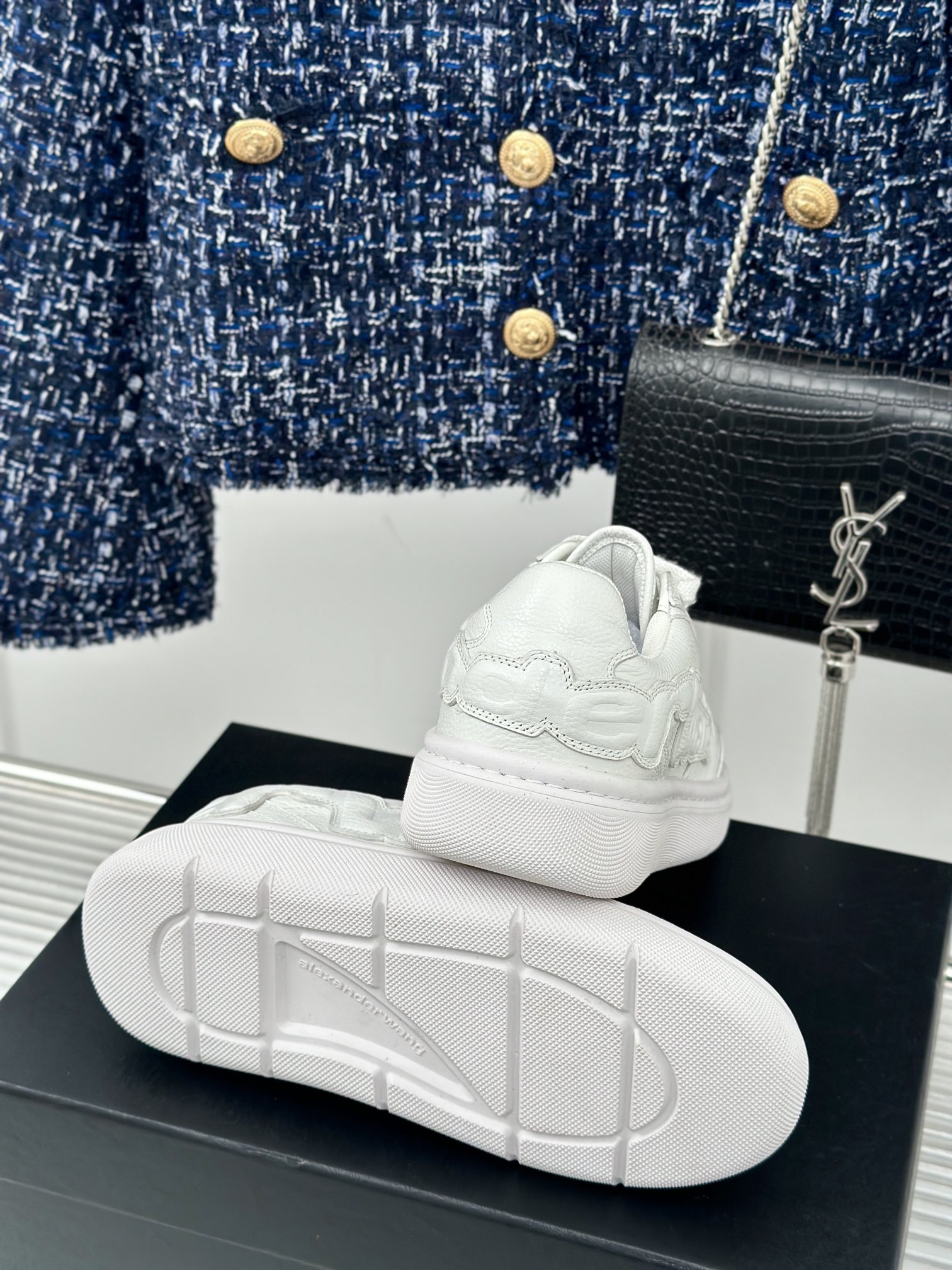 McQueen アレキサンダーマックイーン 靴 サイズ感スーパーコピー 運動 スポーツシューズ 厚底 シンプル ホワイト_9