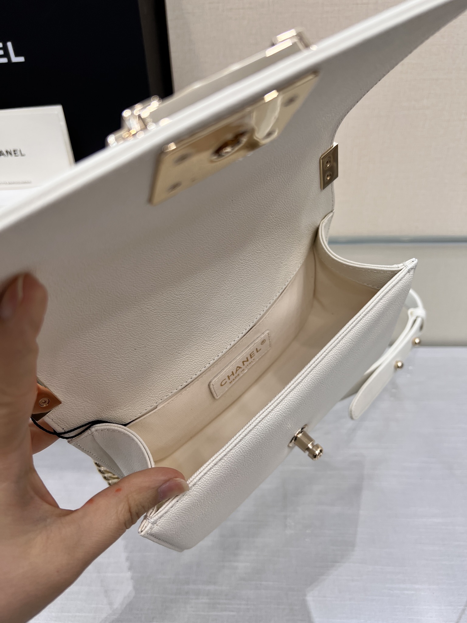 シャネル n級品 スーパーコピー バッグ レザー ブルー 軽量 チェーンバッグ 人気_4