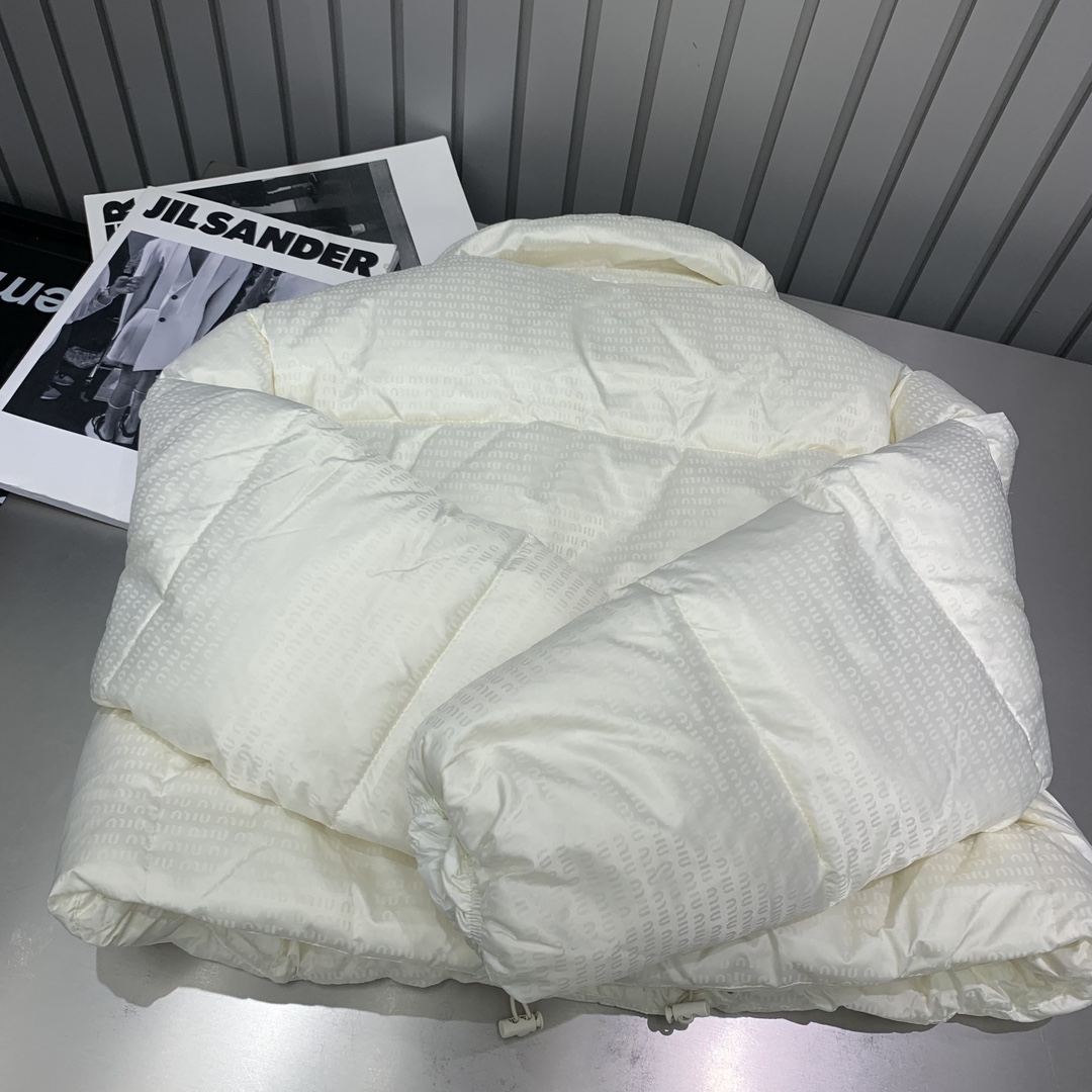 ミュウミュウダウンジャケットＮ級品 アウター 暖かい 柔らかい ハイネック ショット 可愛い シンプル ホワイト_4