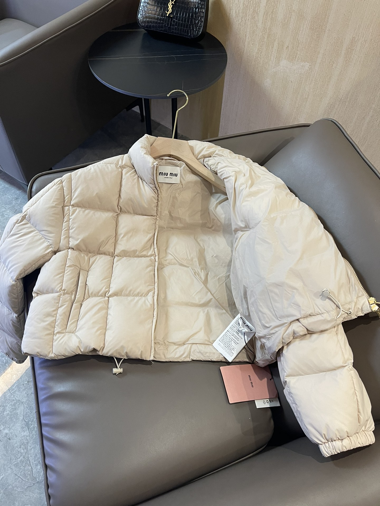 ミュウミュウジャケットＮ級品 限定セール低価 アウター 暖かい 柔らかい ハイネック シンプル ホワイト_6