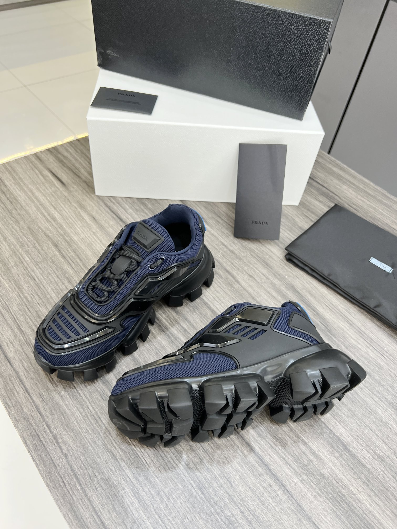 PRADAプラダシューズサイズＮ級品 厚底 ダッドシューズ カジュアルシューズ 5㎝ヒール シンプル 美脚 ブラック_4