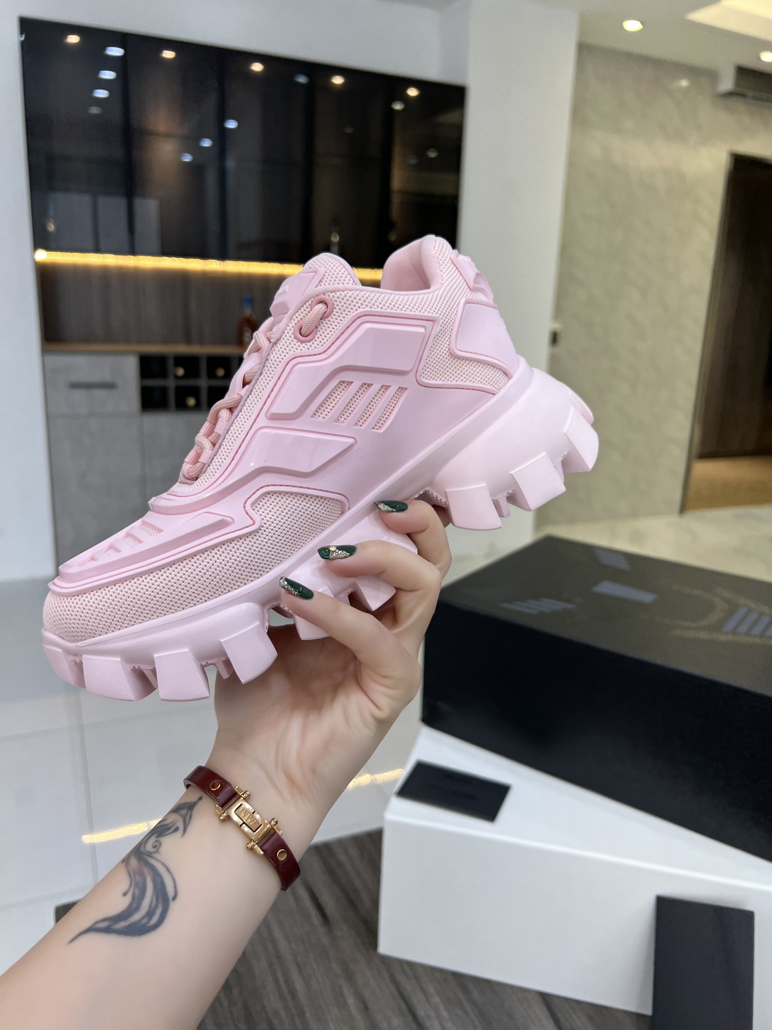 PRADAプラダシューズ サイズ感コピー 厚底 ダッドシューズ カジュアルシューズ 5㎝ヒール シンプル 美脚 ピンク_6