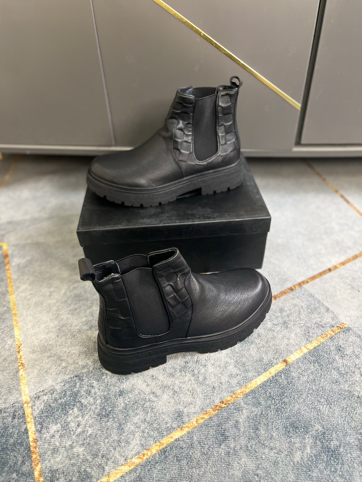 PRADAププラダ靴スーパーコピー ブーツ 牛革 ファッション アウトドア レザー 柔らかい 歩きやすい メンズ ブラック_1