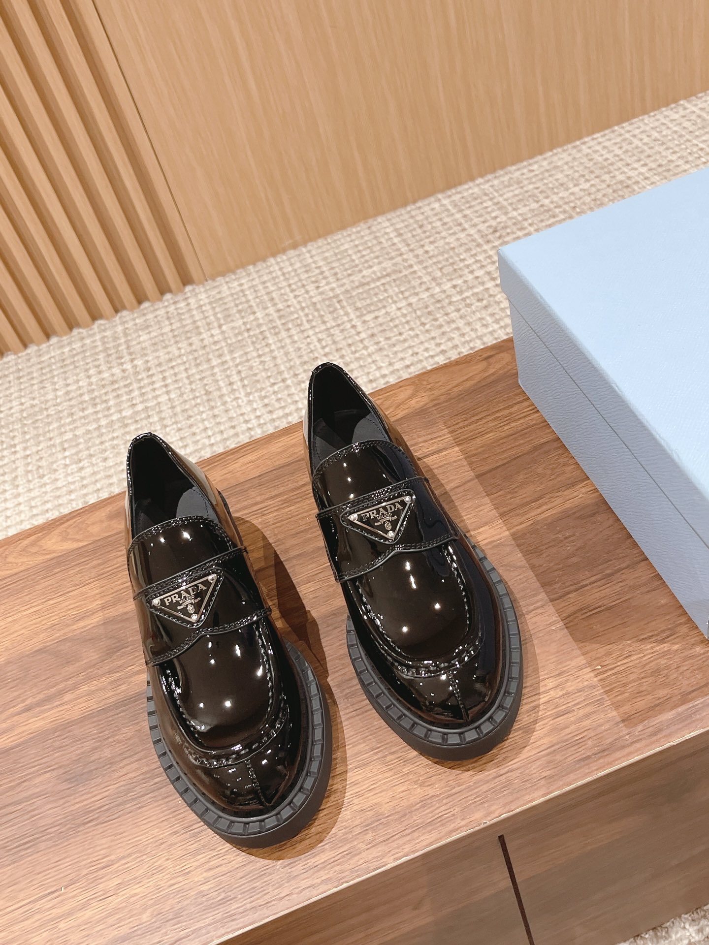 PRADAプラダ靴スニーカーＮ級品 モカシン ローファー シューズ 歩きやすい 牛革 シンプル 軽量 ビジネス ブラウン_2