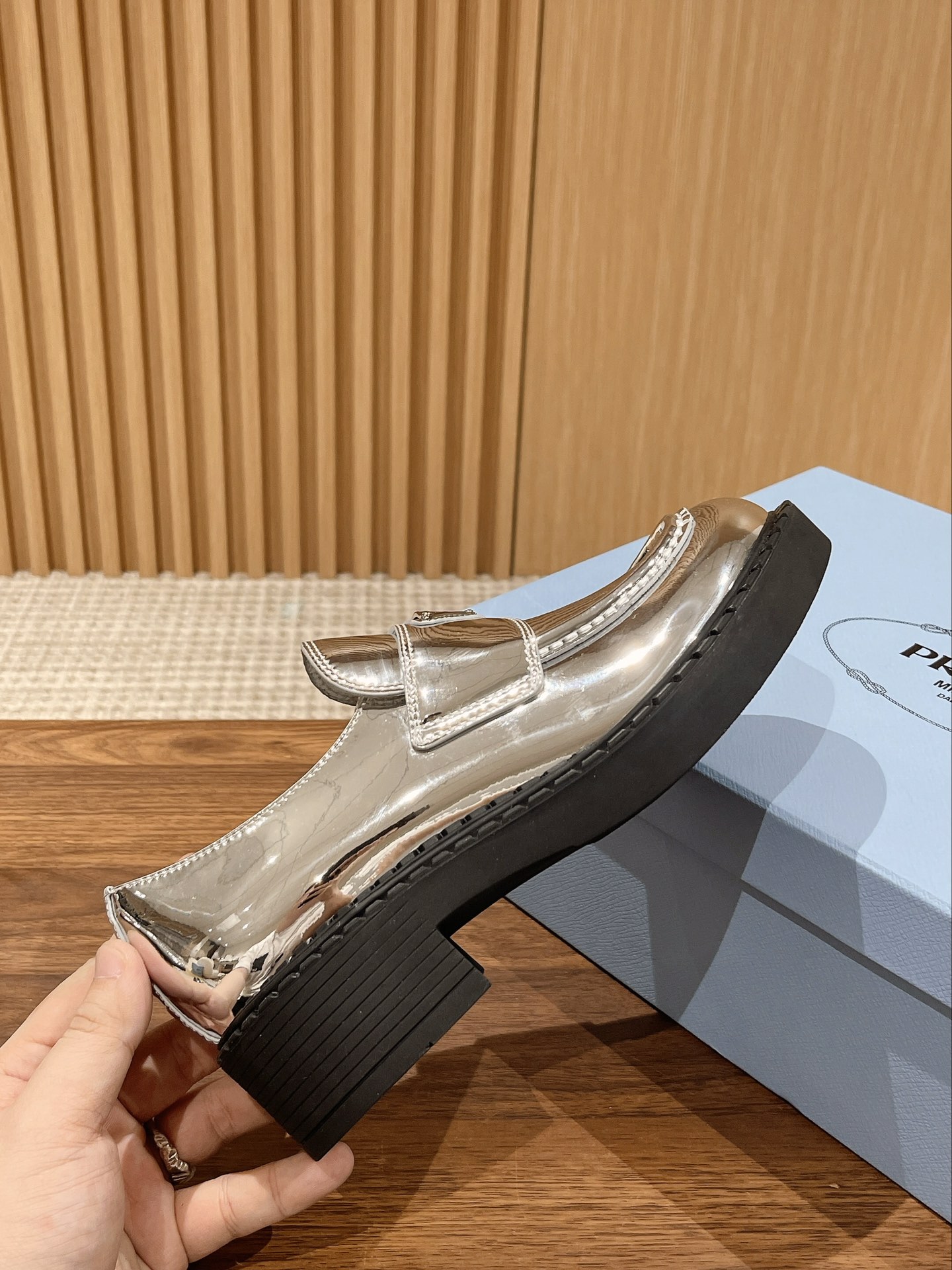 PRADAプラダ ソックスブーツ激安通販 モカシン ローファー シューズ 牛革 軽量 ビジネス 通勤 防滑 履き心地 グレイ_6