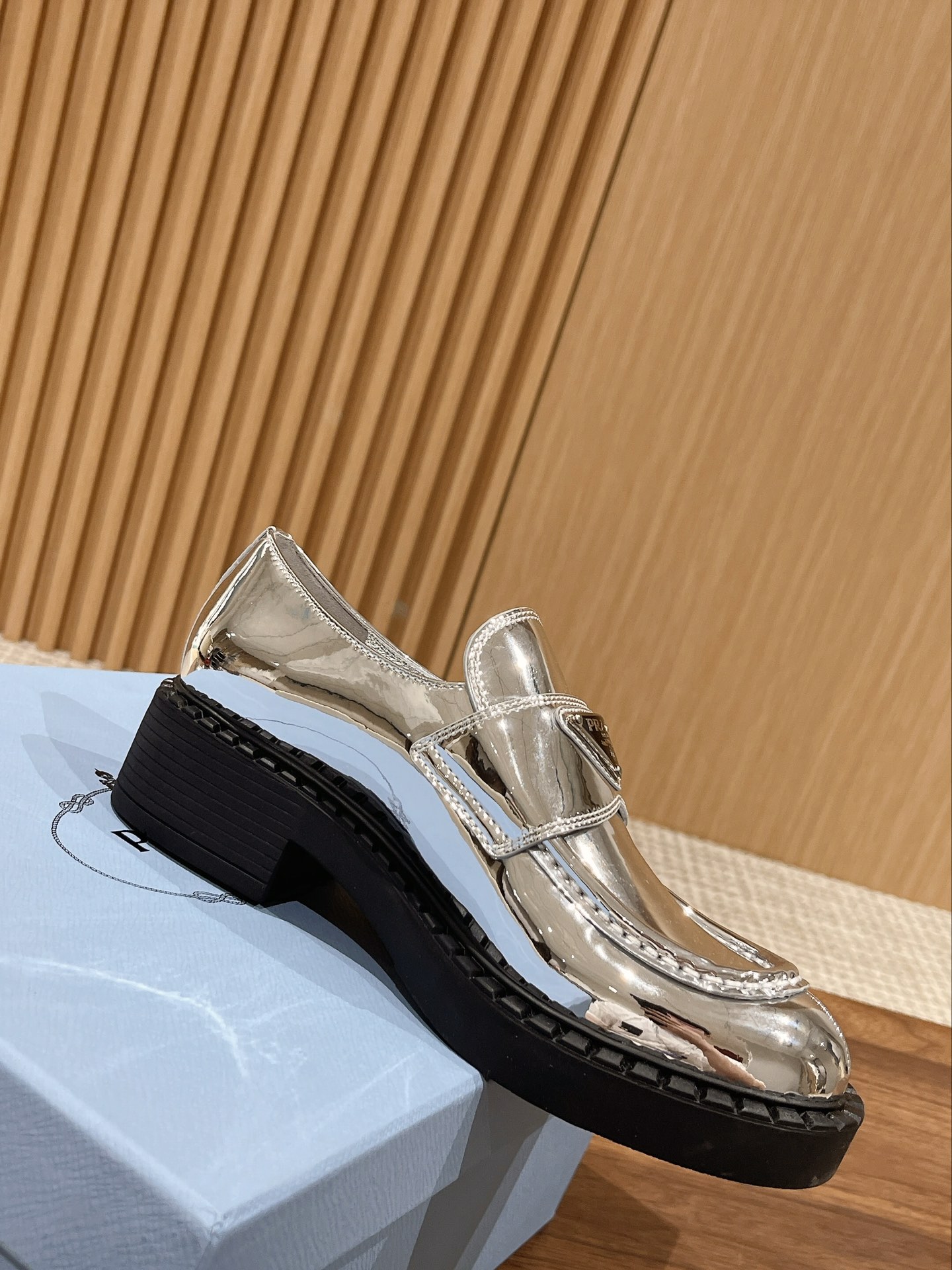 PRADAプラダ ソックスブーツ激安通販 モカシン ローファー シューズ 牛革 軽量 ビジネス 通勤 防滑 履き心地 グレイ_7
