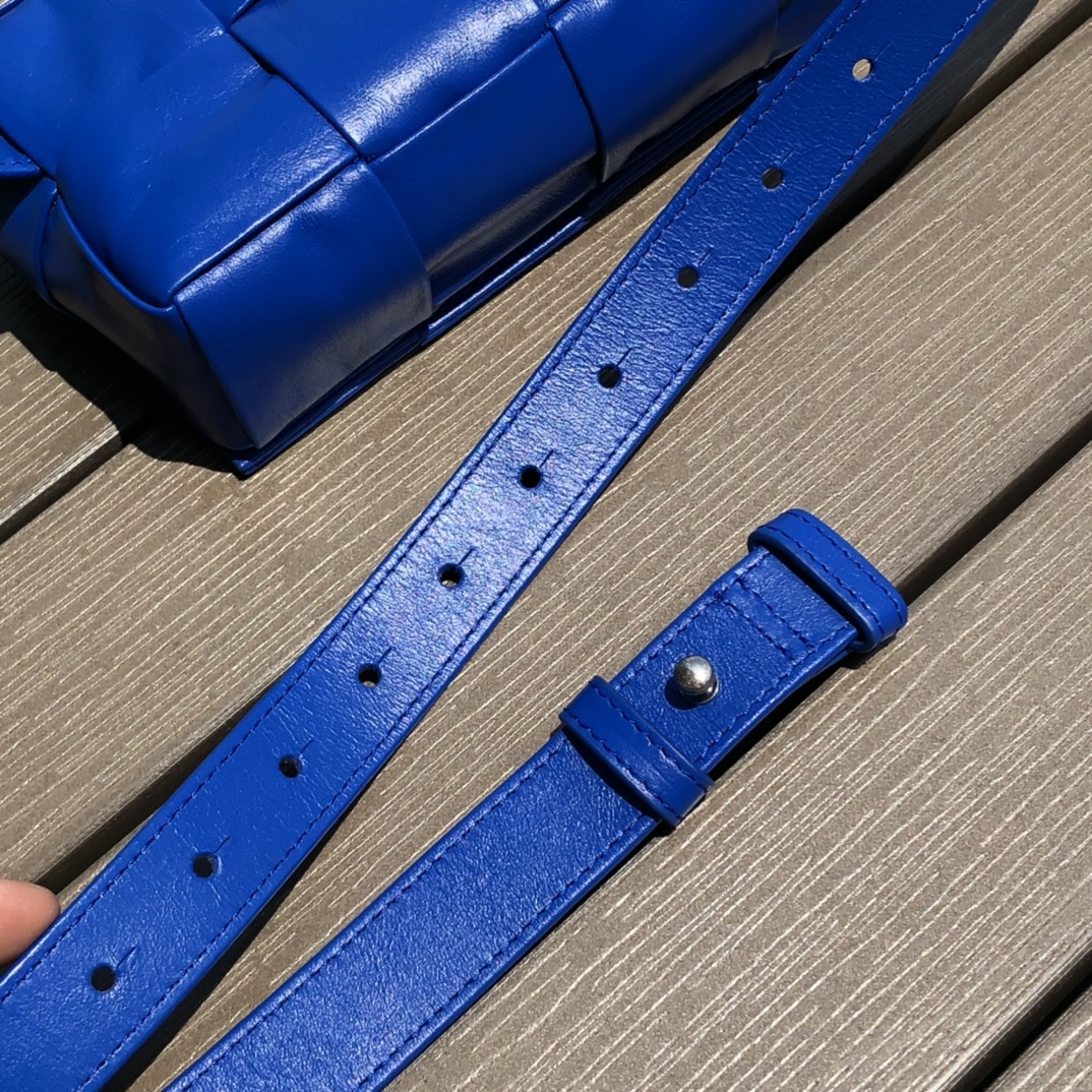 bottega venetaボッテガ バッグインバッグＮ級品 人気販売 斜め掛けバッグ 編み形 シンプル 男女兼用 ブルー_8