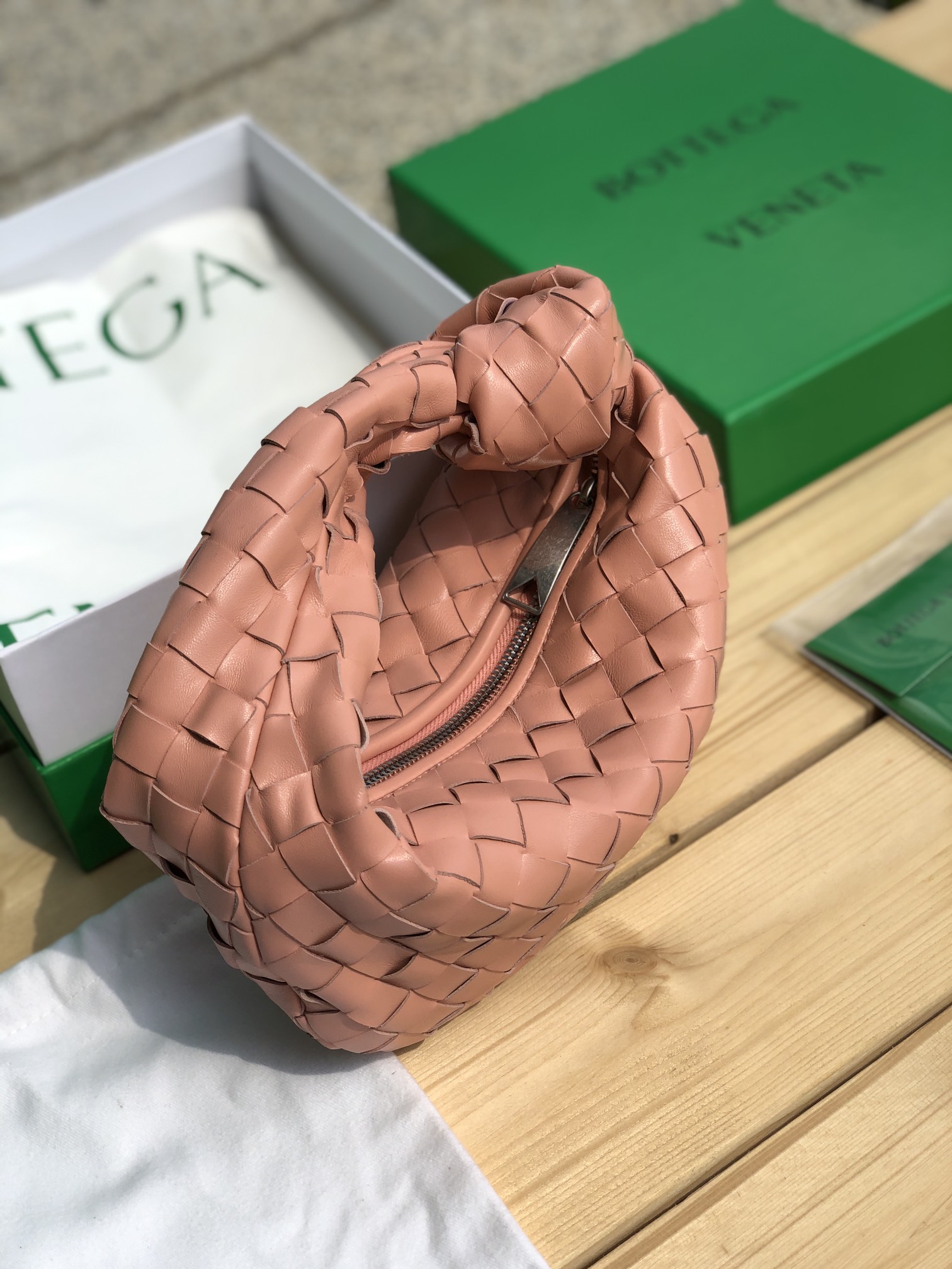 bottega venetaボッテガ バッグ お手入れスーパーコピー ミニバッグ 編みバッグ 持ちバッグ 新商品 優雅 シンプル 人気 桃色_3