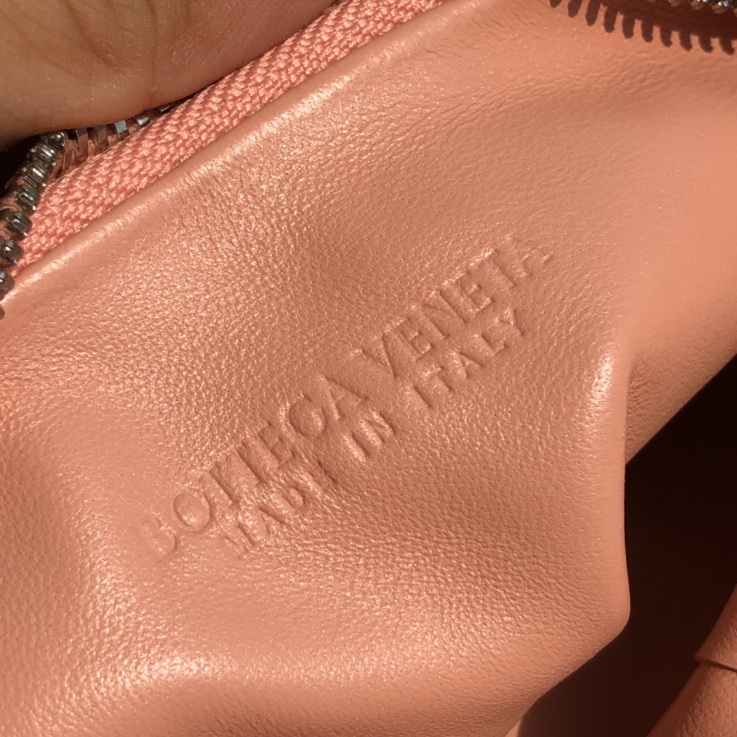 bottega venetaボッテガ バッグ お手入れスーパーコピー ミニバッグ 編みバッグ 持ちバッグ 新商品 優雅 シンプル 人気 桃色_8