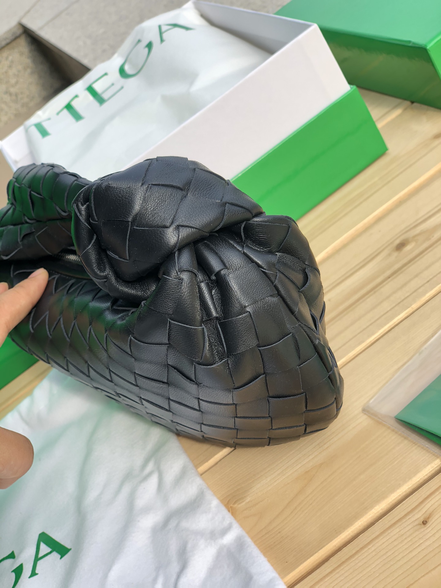 bottega venetaボッテガ バッグ カセット偽物 ミニバッグ 編みバッグ 持ちバッグ 新商品 優雅 シンプル 人気 ブラック_2
