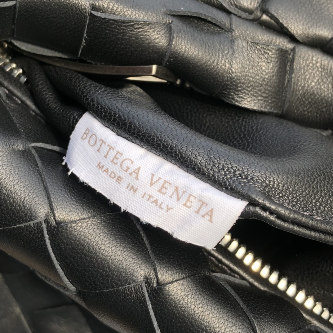 bottega venetaボッテガ バッグ カセット偽物 ミニバッグ 編みバッグ 持ちバッグ 新商品 優雅 シンプル 人気 ブラック_7